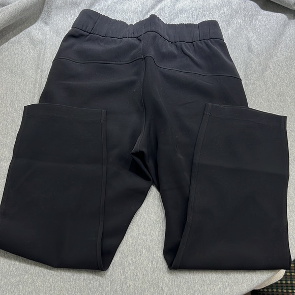 Lululemon On The Fly Crop *Woven 23" - Picture 2 of 4